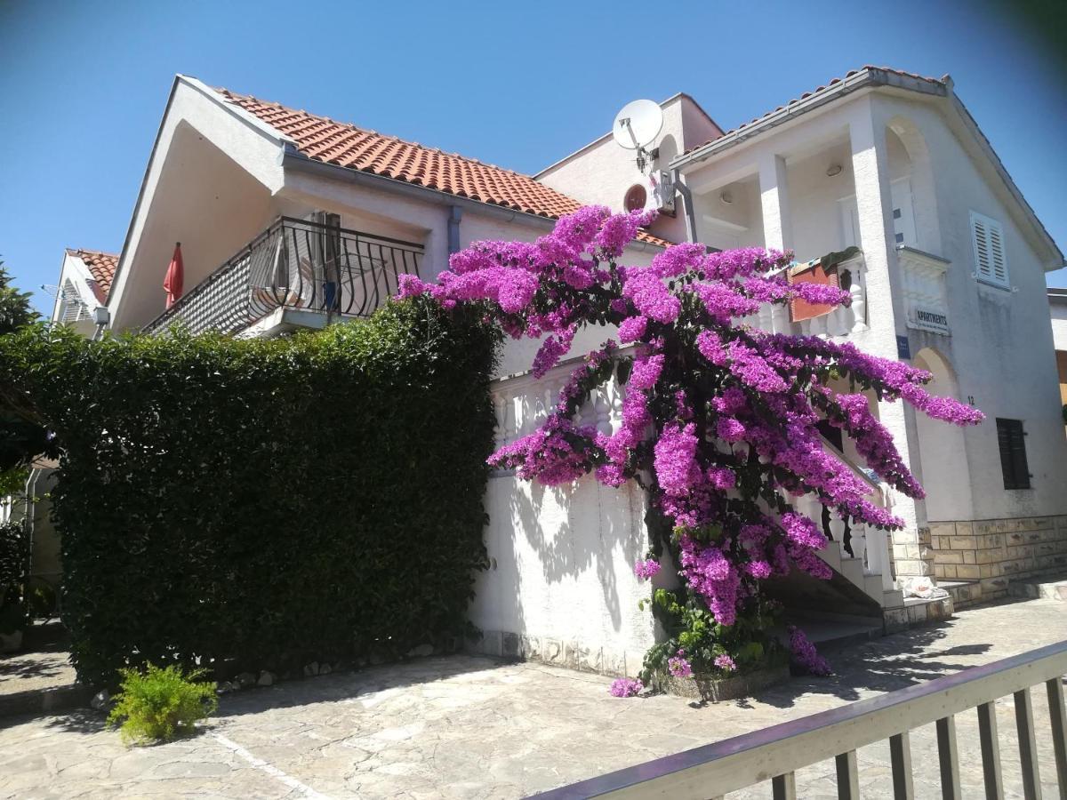 Apartment Nada Petrcane Exterior foto