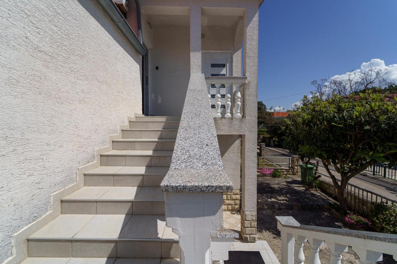 Apartment Nada Petrcane Exterior foto