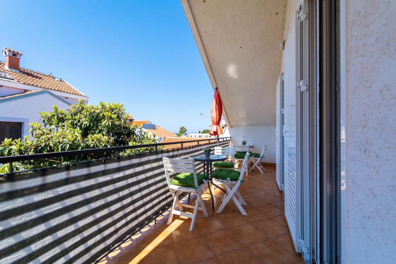 Apartment Nada Petrcane Exterior foto